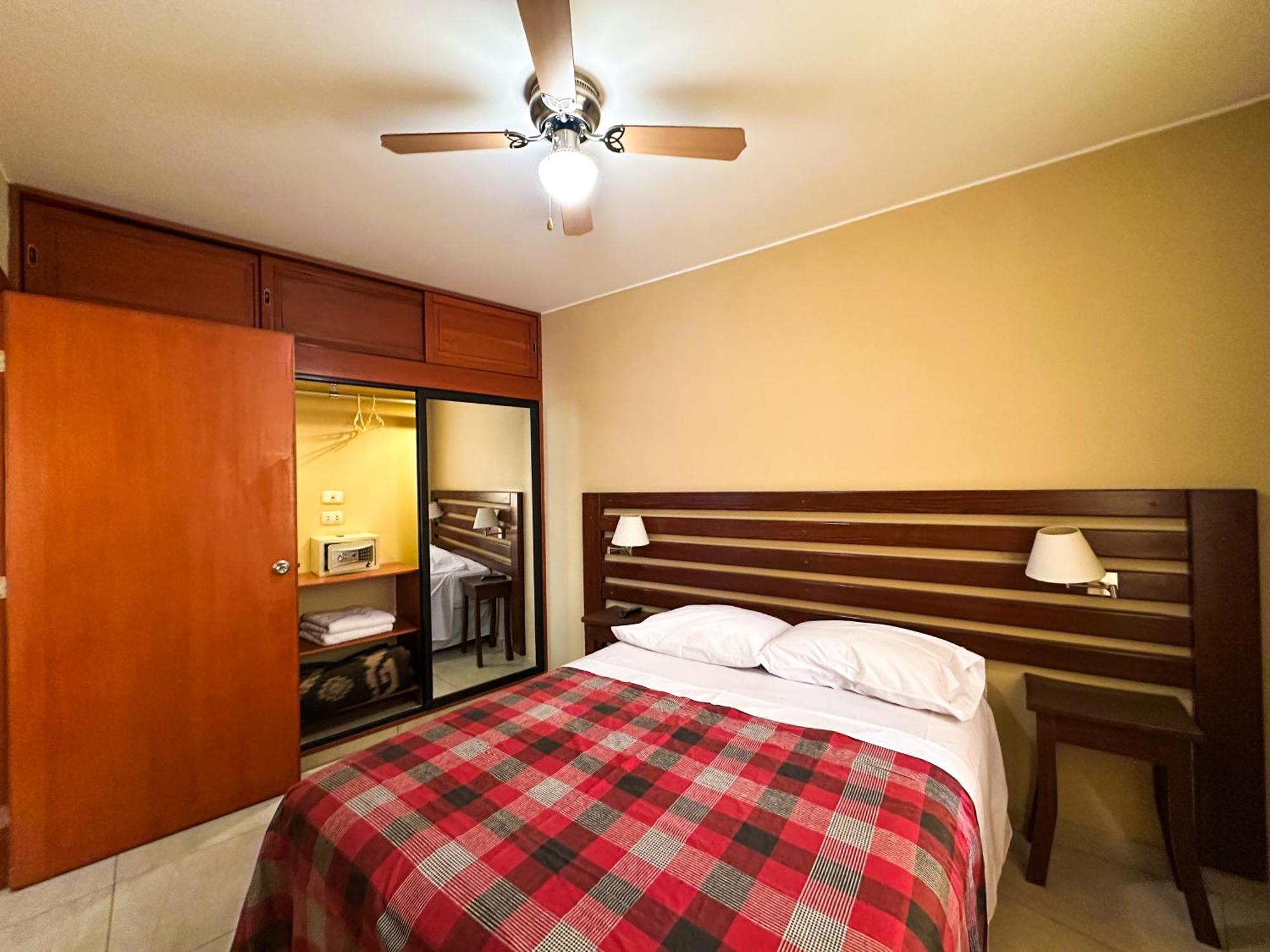 Apart Hotel El Canaveral Chincha Alta Eksteriør billede