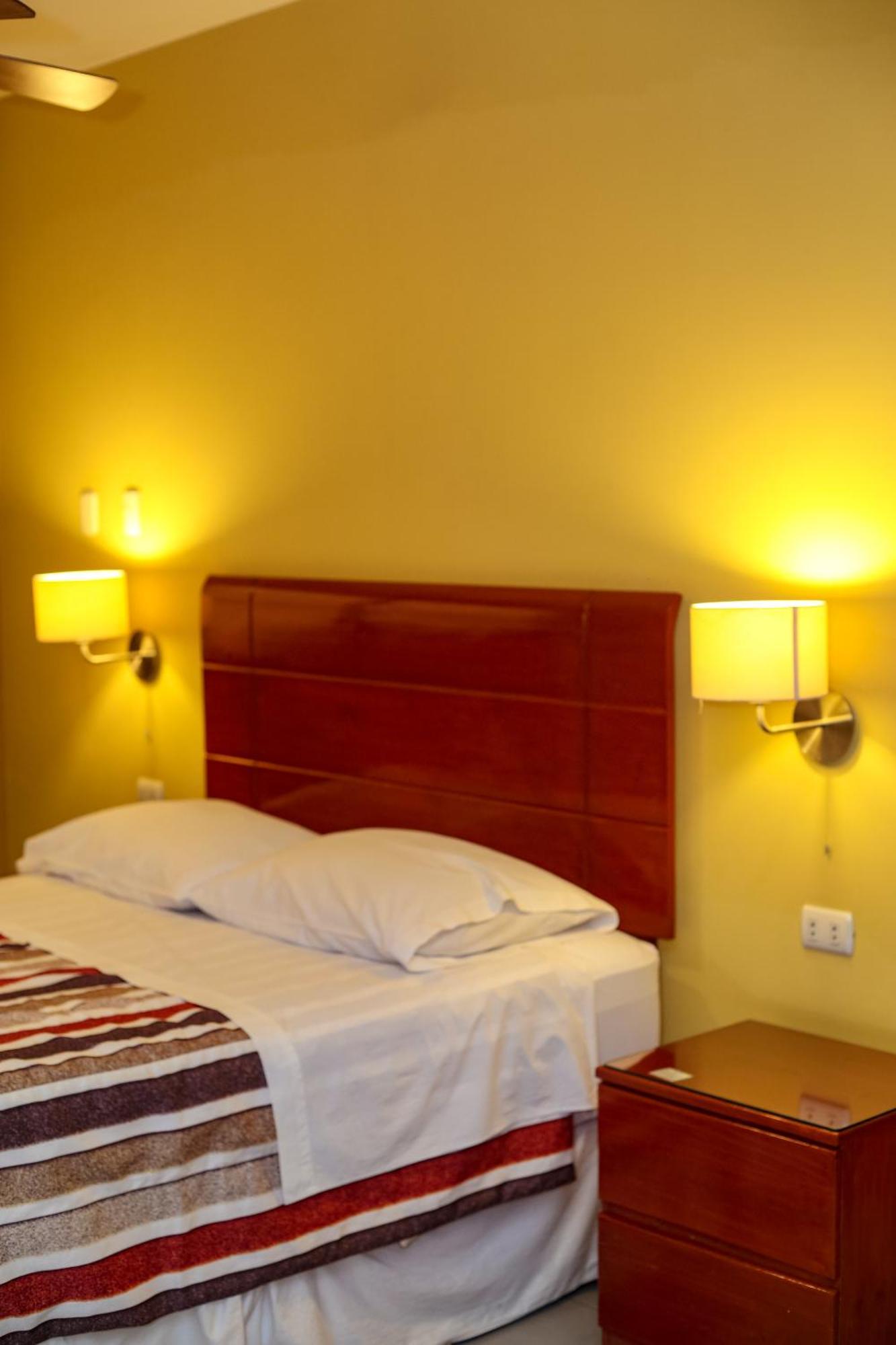 Apart Hotel El Canaveral Chincha Alta Eksteriør billede